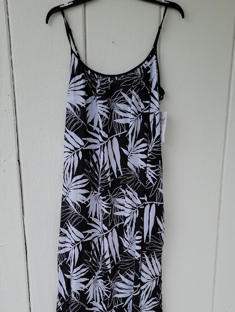 Black & White Leaf-Print Maxi Dress - Sleeveless Cruise Beach